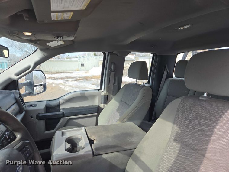 image for item ES2911 2019 Ford F350 Super Duty Ext. Cab utility bed pickup truck