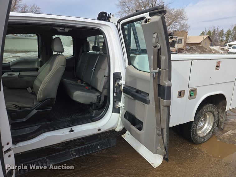 image for item ES2911 2019 Ford F350 Super Duty Ext. Cab utility bed pickup truck