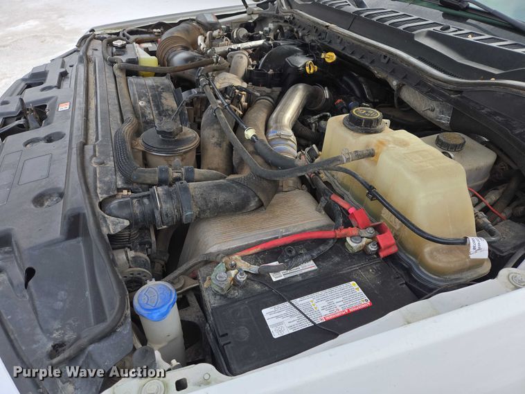 image for item ES2911 2019 Ford F350 Super Duty Ext. Cab utility bed pickup truck