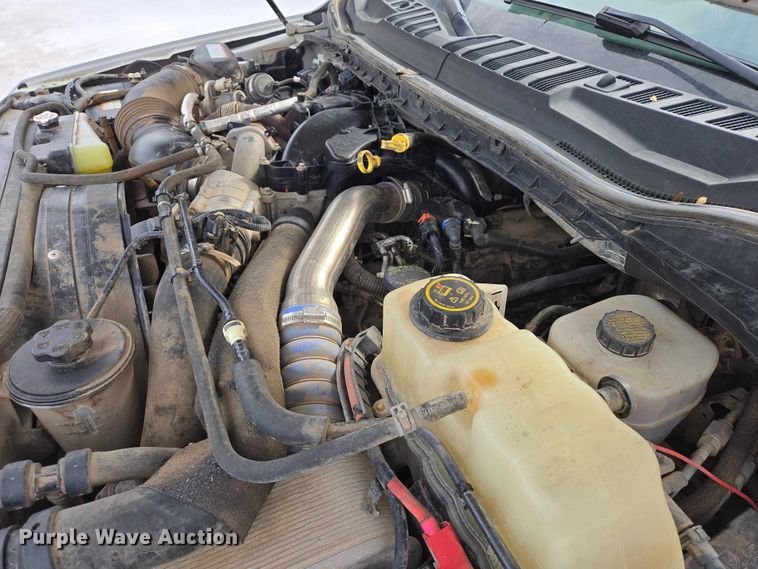 image for item ES2911 2019 Ford F350 Super Duty Ext. Cab utility bed pickup truck