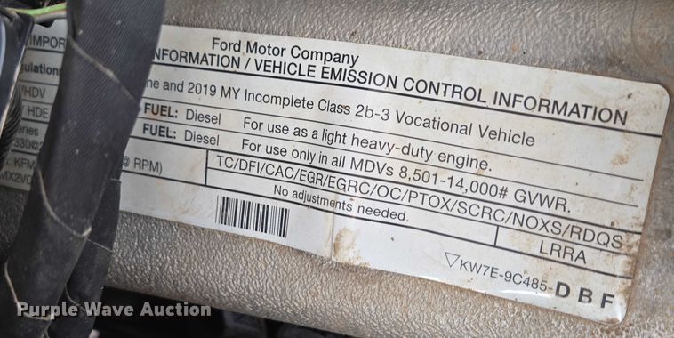 image for item ES2911 2019 Ford F350 Super Duty Ext. Cab utility bed pickup truck