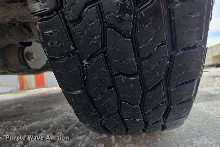 image for item ES2911 2019 Ford F350 Super Duty Ext. Cab utility bed pickup truck