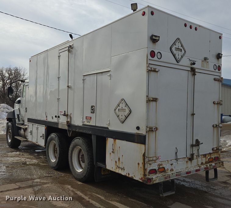 image for item ES2912 2013 Caterpillar CT660 fuel / lube truck