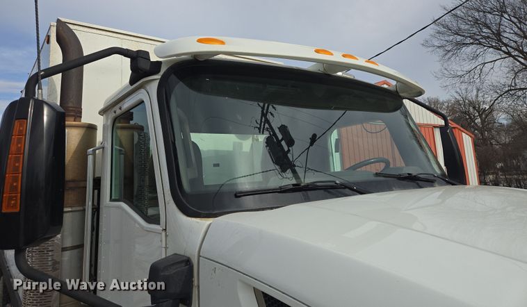 image for item ES2912 2013 Caterpillar CT660 fuel / lube truck