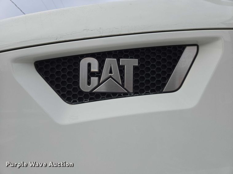 image for item ES2912 2013 Caterpillar CT660 fuel / lube truck