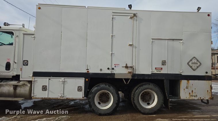 image for item ES2912 2013 Caterpillar CT660 fuel / lube truck