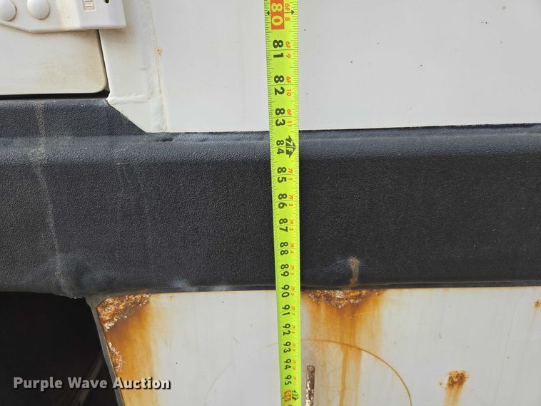 image for item ES2912 2013 Caterpillar CT660 fuel / lube truck