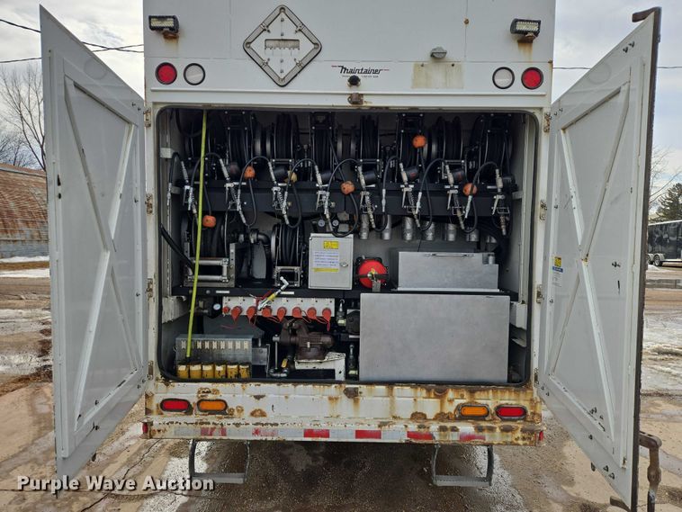 image for item ES2912 2013 Caterpillar CT660 fuel / lube truck