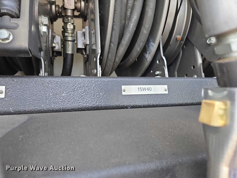 image for item ES2912 2013 Caterpillar CT660 fuel / lube truck