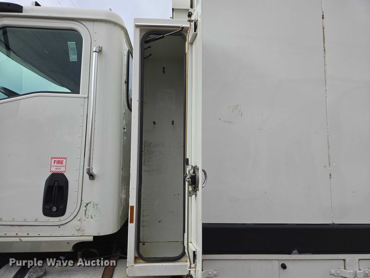 image for item ES2912 2013 Caterpillar CT660 fuel / lube truck