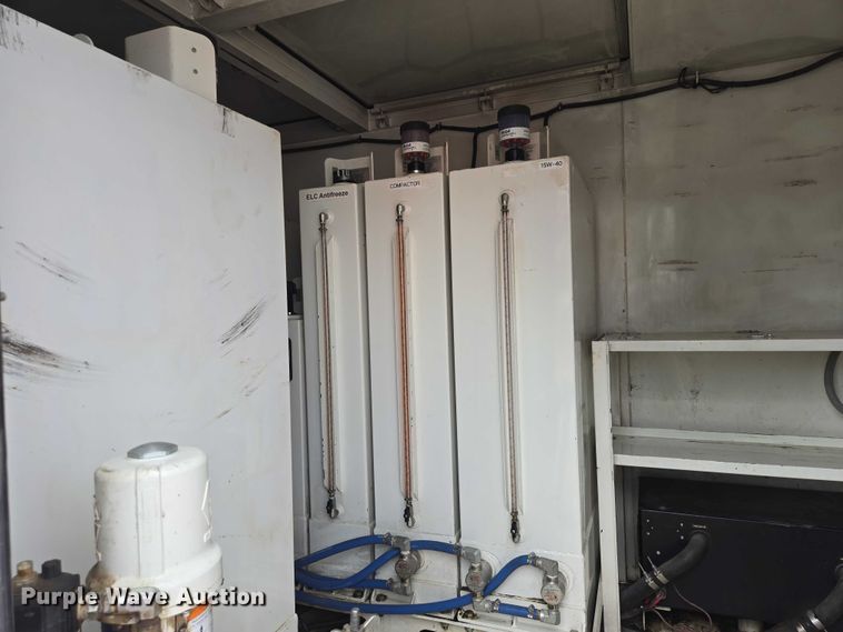 image for item ES2912 2013 Caterpillar CT660 fuel / lube truck