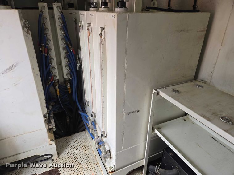 image for item ES2912 2013 Caterpillar CT660 fuel / lube truck