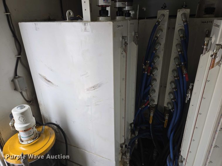 image for item ES2912 2013 Caterpillar CT660 fuel / lube truck