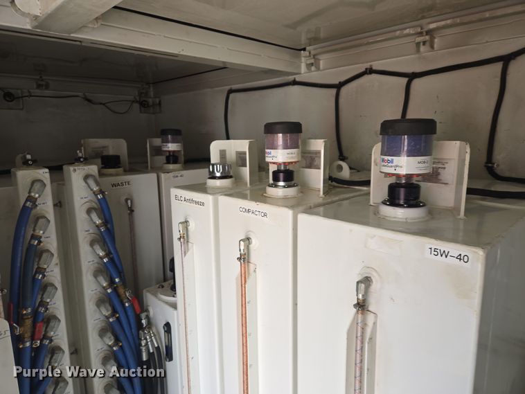 image for item ES2912 2013 Caterpillar CT660 fuel / lube truck