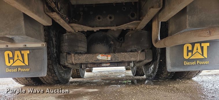 image for item ES2912 2013 Caterpillar CT660 fuel / lube truck