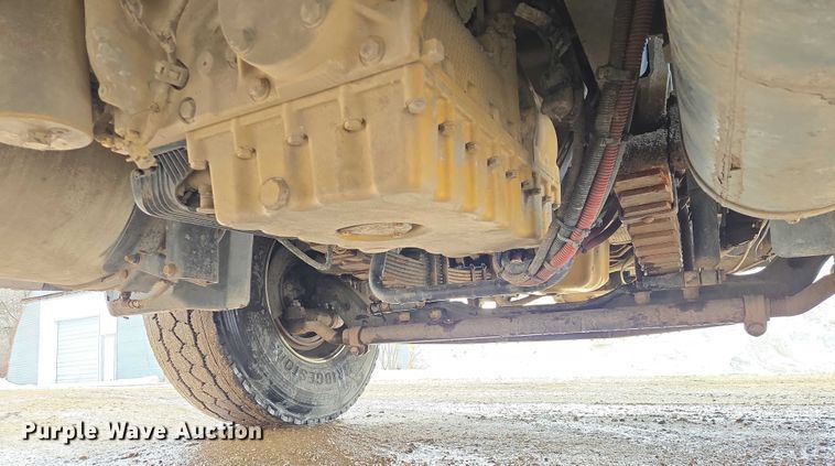 image for item ES2912 2013 Caterpillar CT660 fuel / lube truck