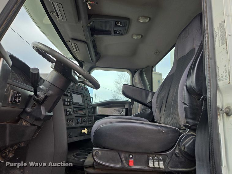 image for item ES2912 2013 Caterpillar CT660 fuel / lube truck