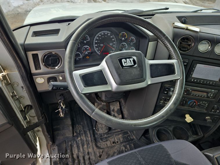 image for item ES2912 2013 Caterpillar CT660 fuel / lube truck