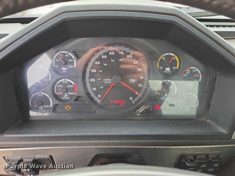 image for item ES2912 2013 Caterpillar CT660 fuel / lube truck