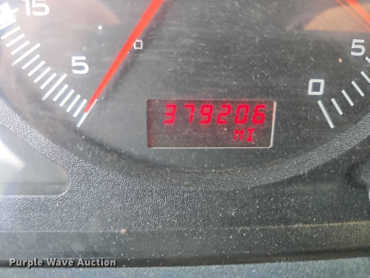 image for item ES2912 2013 Caterpillar CT660 fuel / lube truck