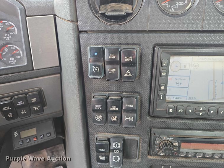 image for item ES2912 2013 Caterpillar CT660 fuel / lube truck