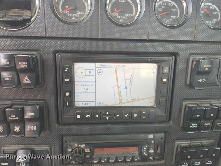 image for item ES2912 2013 Caterpillar CT660 fuel / lube truck