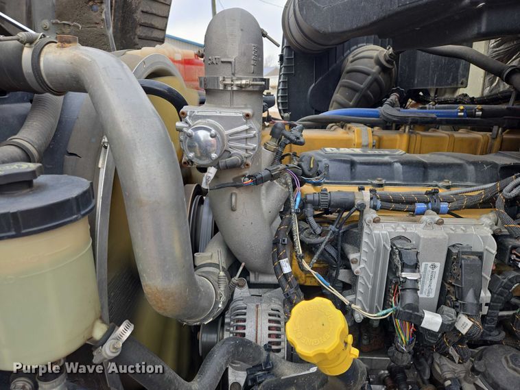 image for item ES2912 2013 Caterpillar CT660 fuel / lube truck