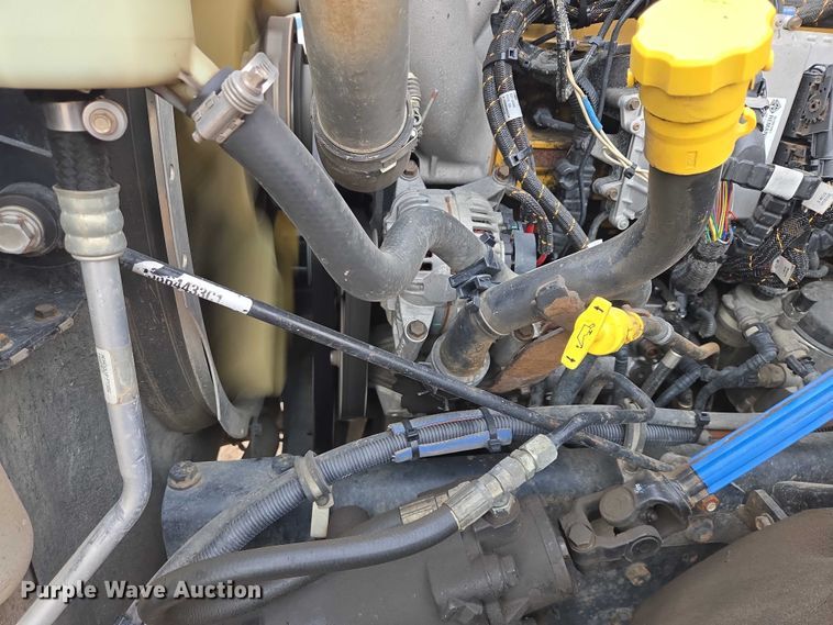 image for item ES2912 2013 Caterpillar CT660 fuel / lube truck