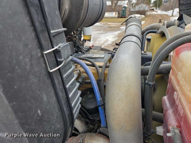 image for item ES2912 2013 Caterpillar CT660 fuel / lube truck