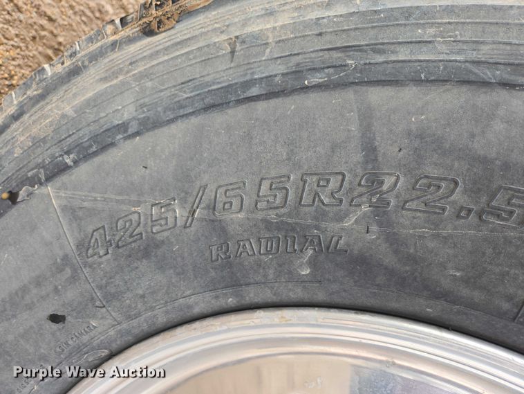 image for item ES2912 2013 Caterpillar CT660 fuel / lube truck