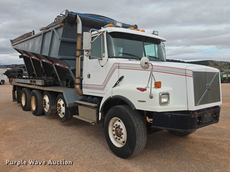 image for item ES2960 1999 Volvo WG rock slinger