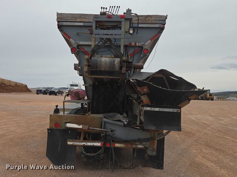 image for item ES2960 1999 Volvo WG rock slinger