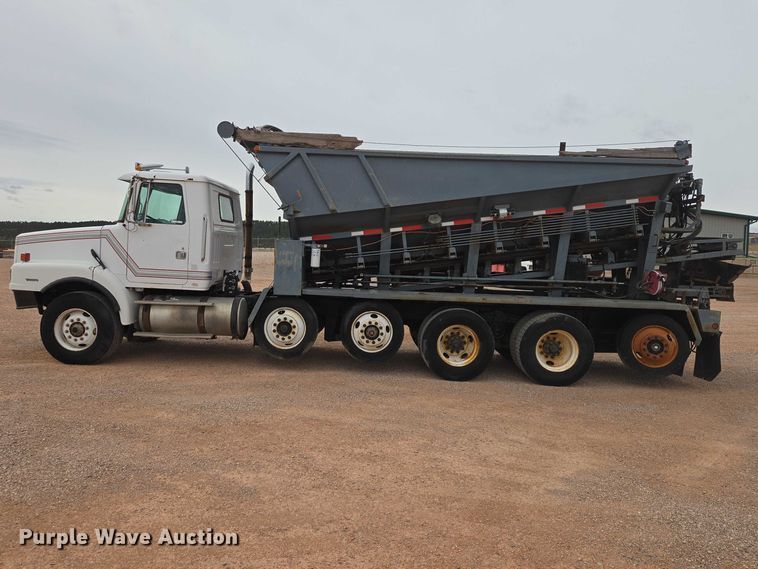 image for item ES2960 1999 Volvo WG rock slinger