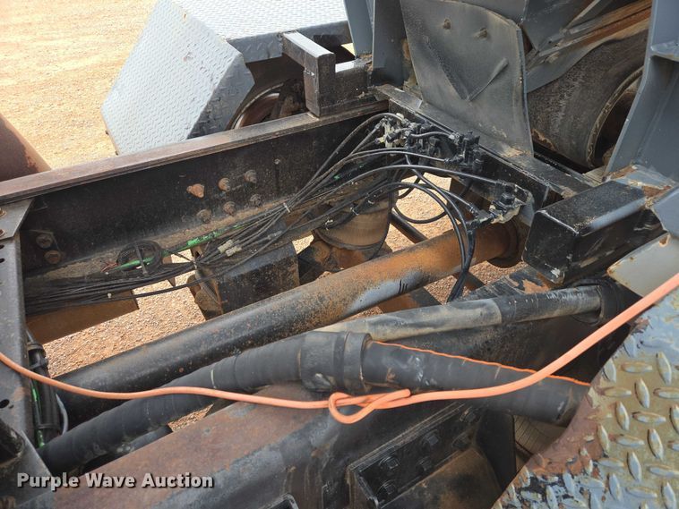 image for item ES2960 1999 Volvo WG rock slinger