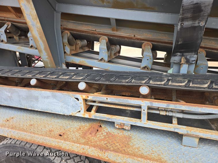 image for item ES2960 1999 Volvo WG rock slinger