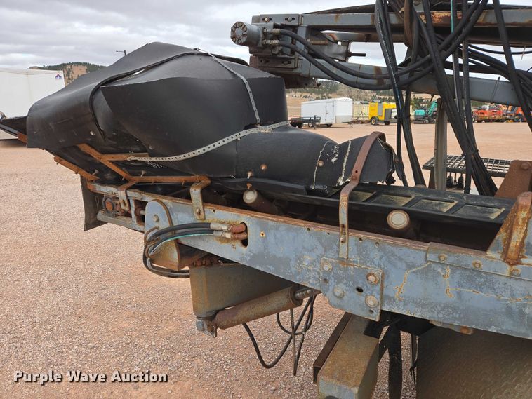 image for item ES2960 1999 Volvo WG rock slinger