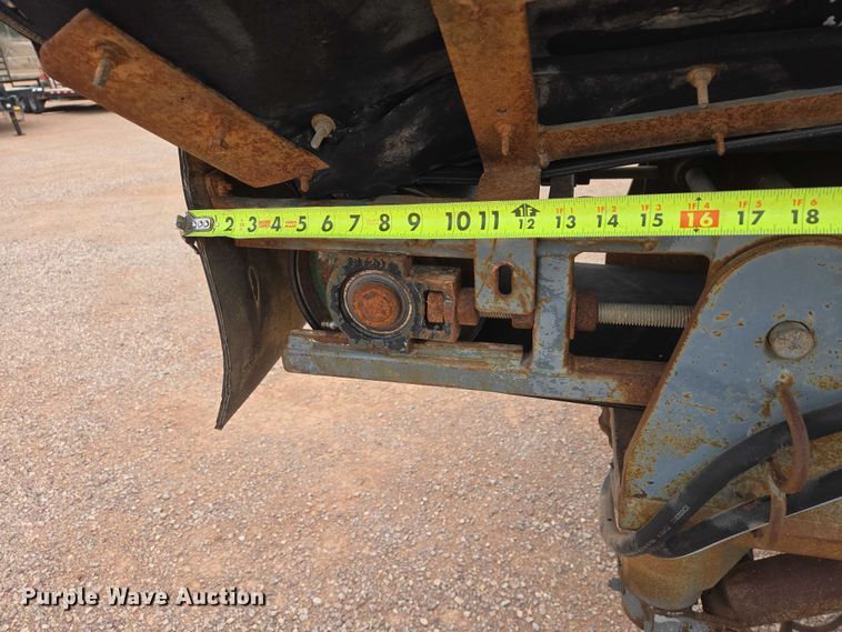 image for item ES2960 1999 Volvo WG rock slinger