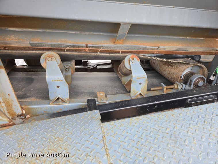 image for item ES2960 1999 Volvo WG rock slinger