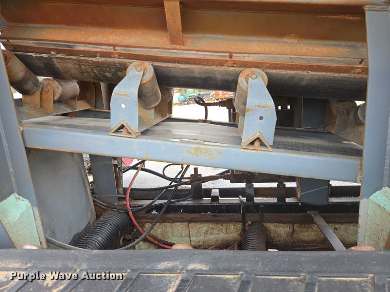 image for item ES2960 1999 Volvo WG rock slinger