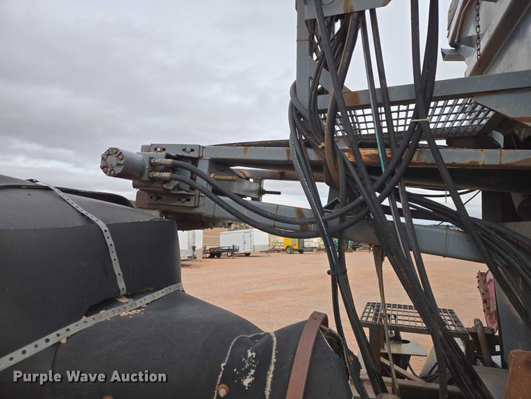 image for item ES2960 1999 Volvo WG rock slinger