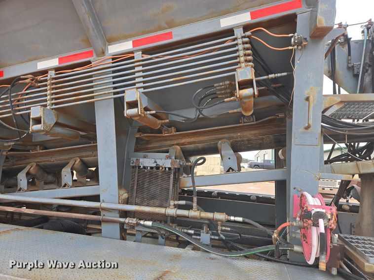 image for item ES2960 1999 Volvo WG rock slinger