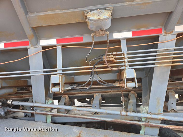 image for item ES2960 1999 Volvo WG rock slinger