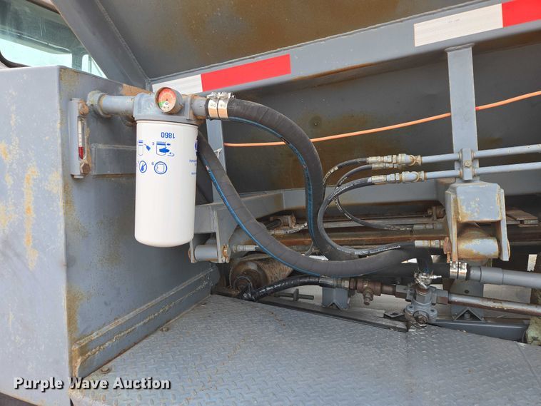 image for item ES2960 1999 Volvo WG rock slinger