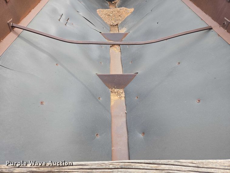 image for item ES2960 1999 Volvo WG rock slinger