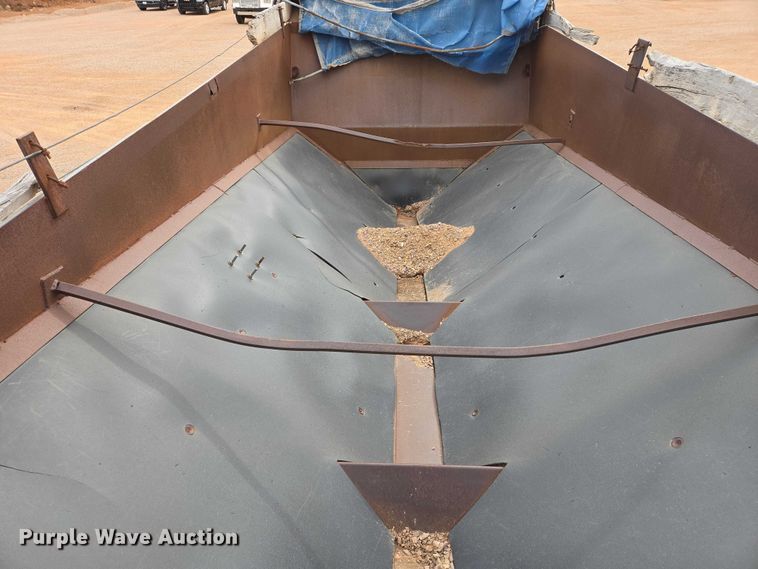 image for item ES2960 1999 Volvo WG rock slinger