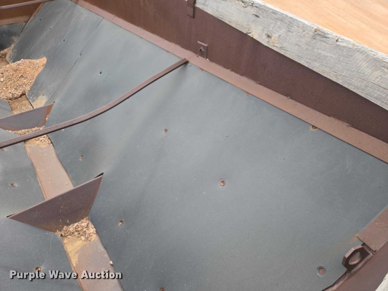 image for item ES2960 1999 Volvo WG rock slinger