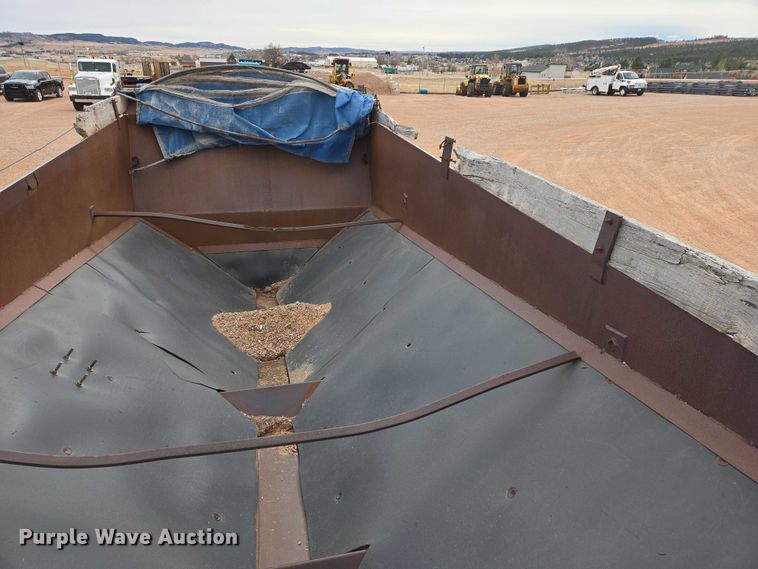 image for item ES2960 1999 Volvo WG rock slinger