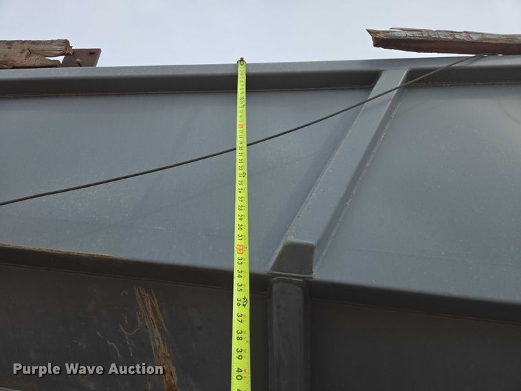 image for item ES2960 1999 Volvo WG rock slinger