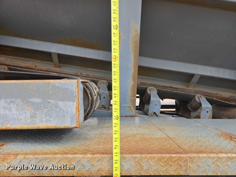 image for item ES2960 1999 Volvo WG rock slinger