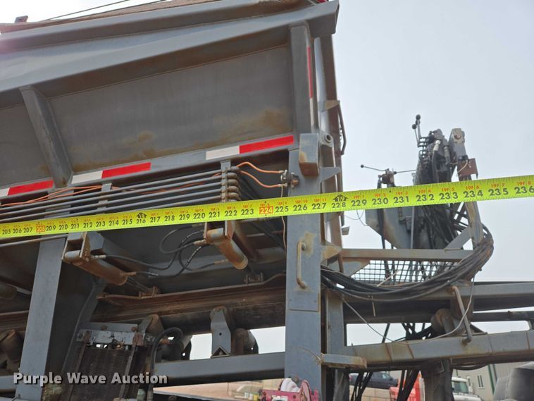 image for item ES2960 1999 Volvo WG rock slinger